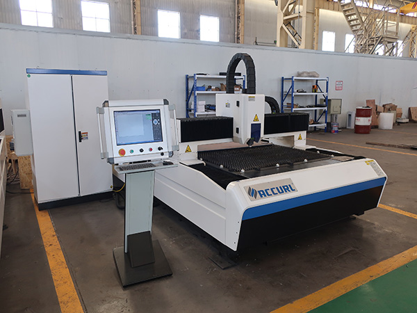 CNC Fiber 1000W lāzera griešanas mašīna oglekļa tēraudam 3000x1500mm