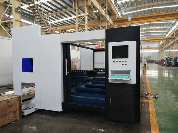 Augstas precizitātes 3000x1500mm mazais 1000w 1500w šķiedras lāzera griešanas mašīnas cena